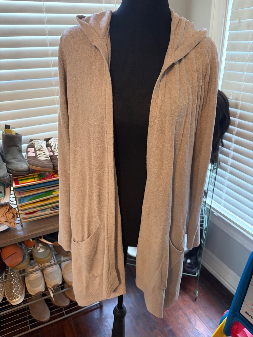 Barefoot Dreams Light gray hooded Plush Sweater size small